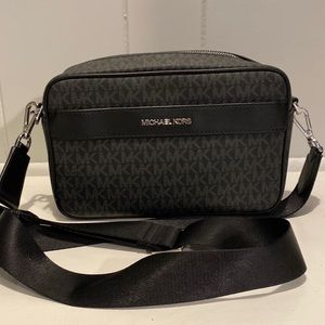 Michael Kors Crossbody box bag